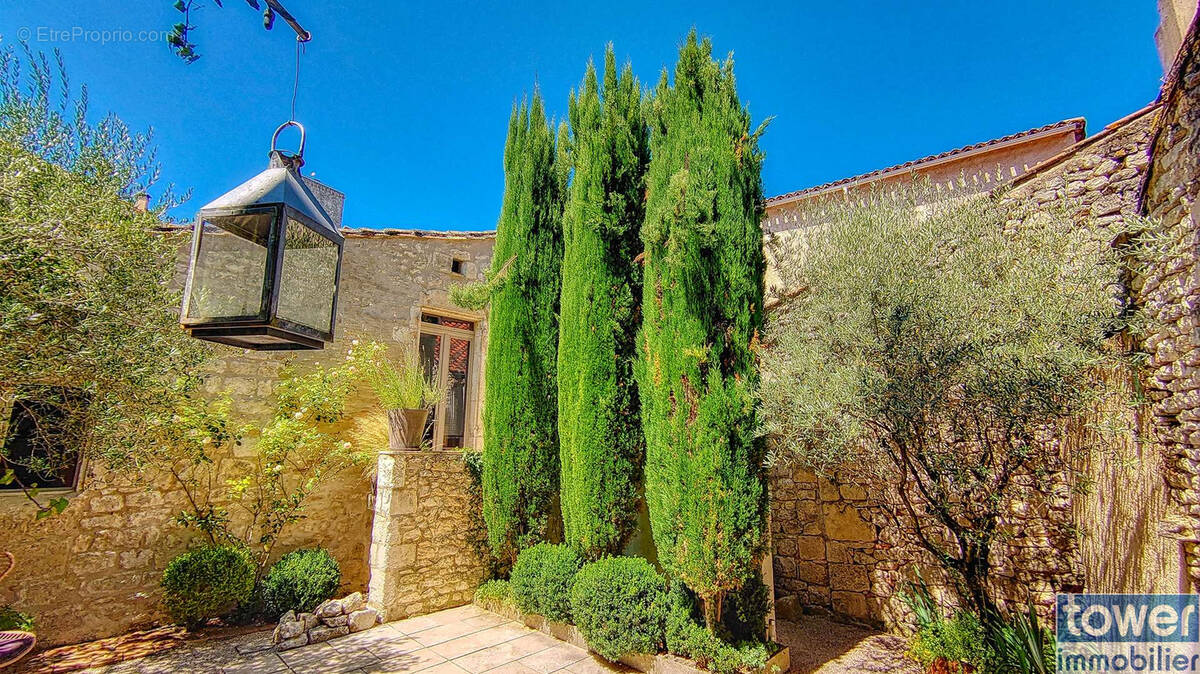 Maison à BAGAT-EN-QUERCY