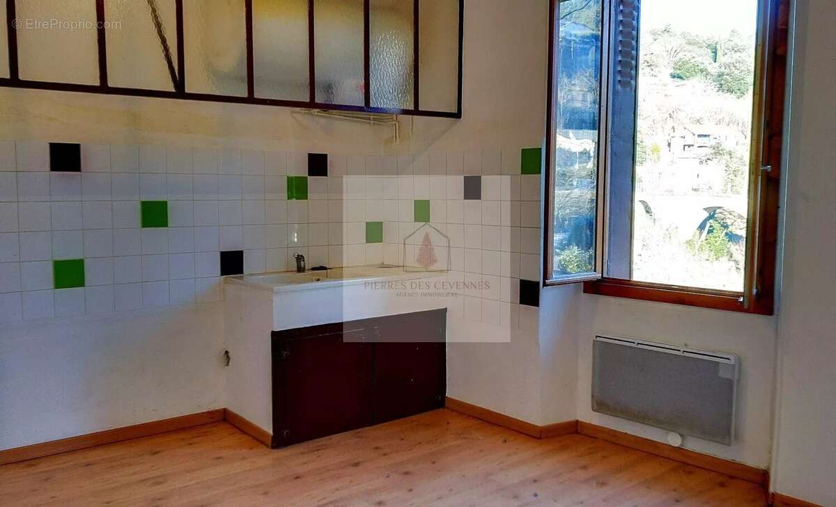 Appartement à LE COLLET-DE-DEZE