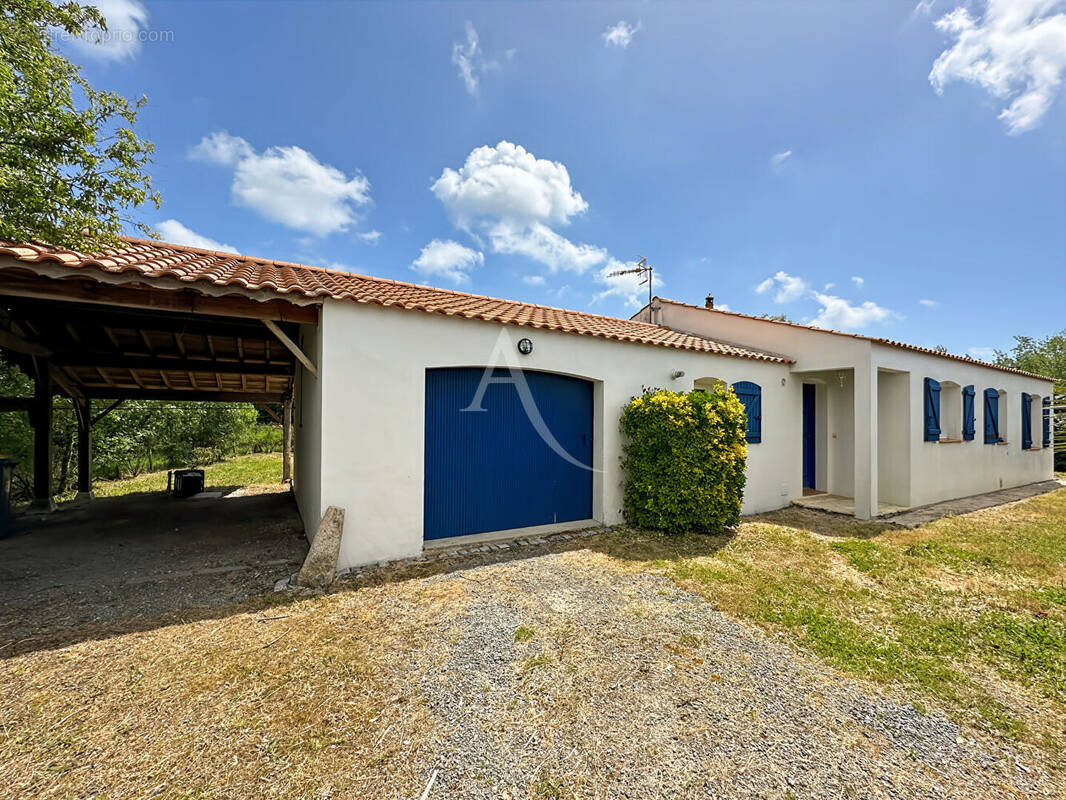 Maison à LE PERRIER