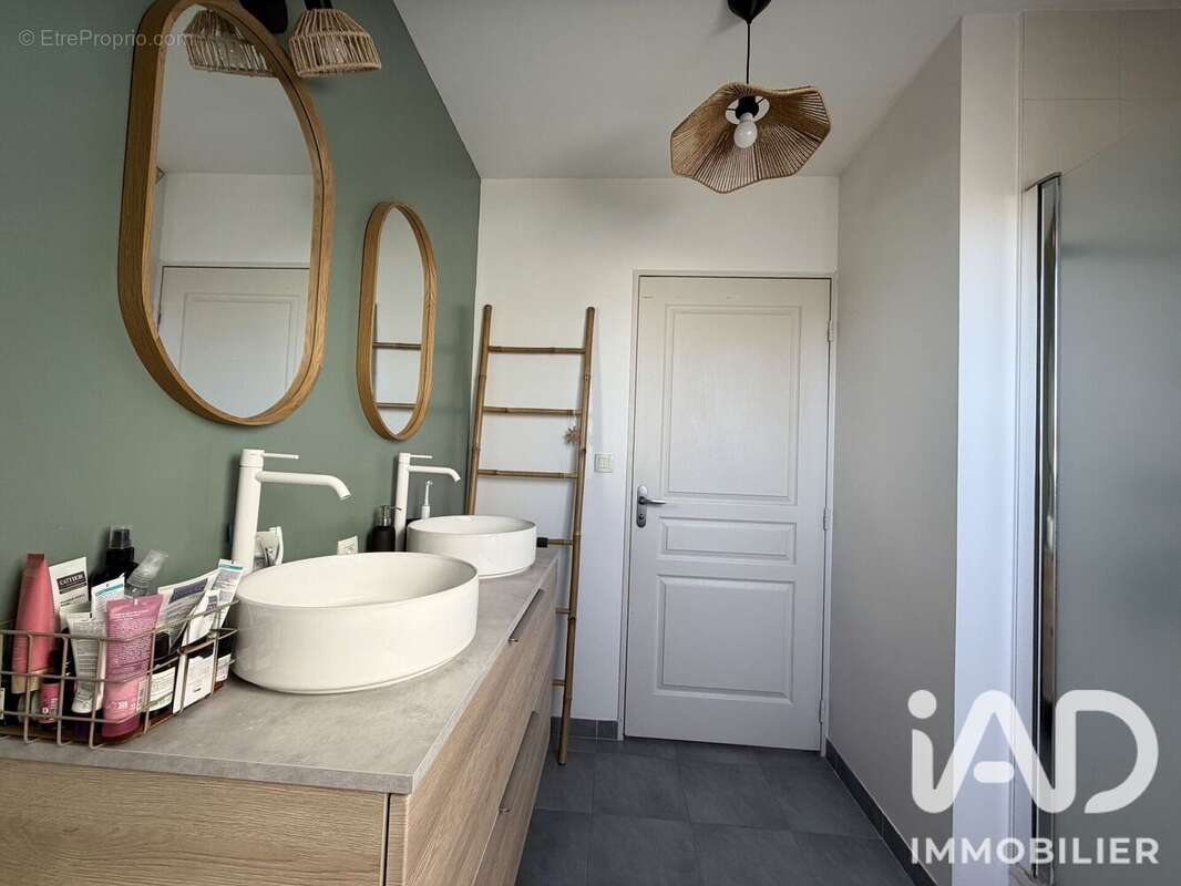 Appartement 51 m² à La Ville-Aux-Dames  - photo 6