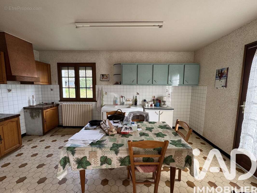 Maison 80 m² à Lussac  - photo 4