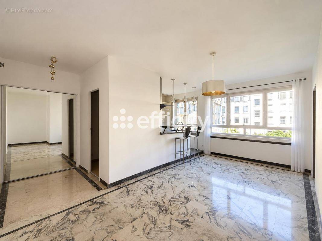Appartement à LYON-6E
