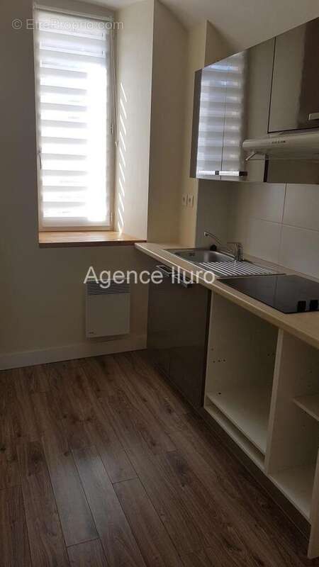 Oloron - bel appartement de caractere type t3 entierement renove avec places parking, cave et terrasse - photo 4