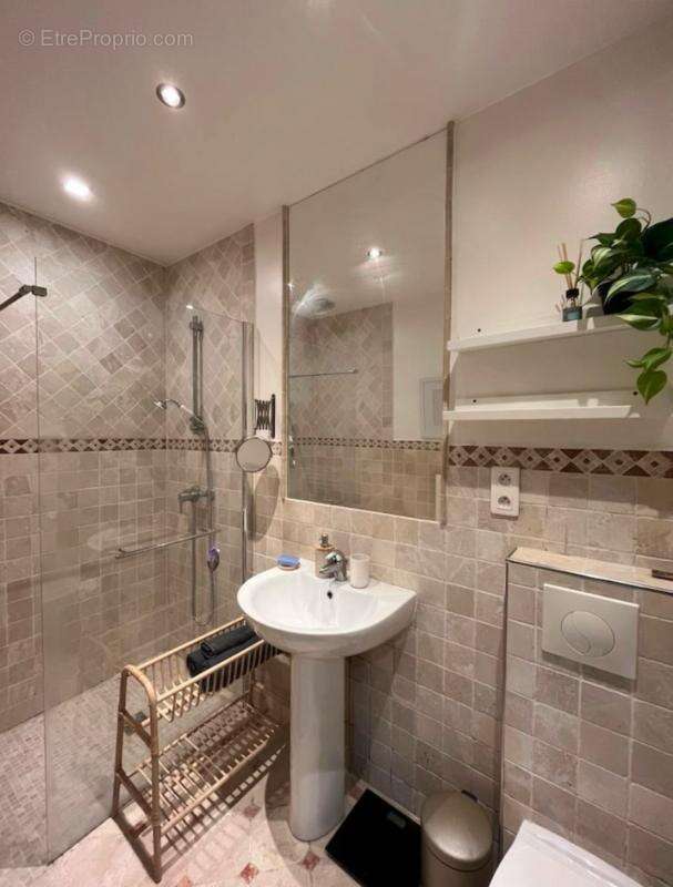 Appartement à VALLAURIS