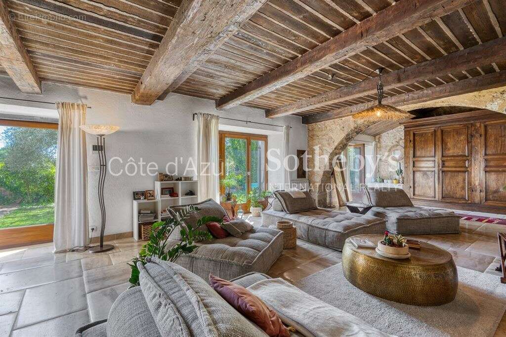 Mas provençal rénové en pierre avec piscine et jardin paysager, à 40 min de Cannes - photo 8