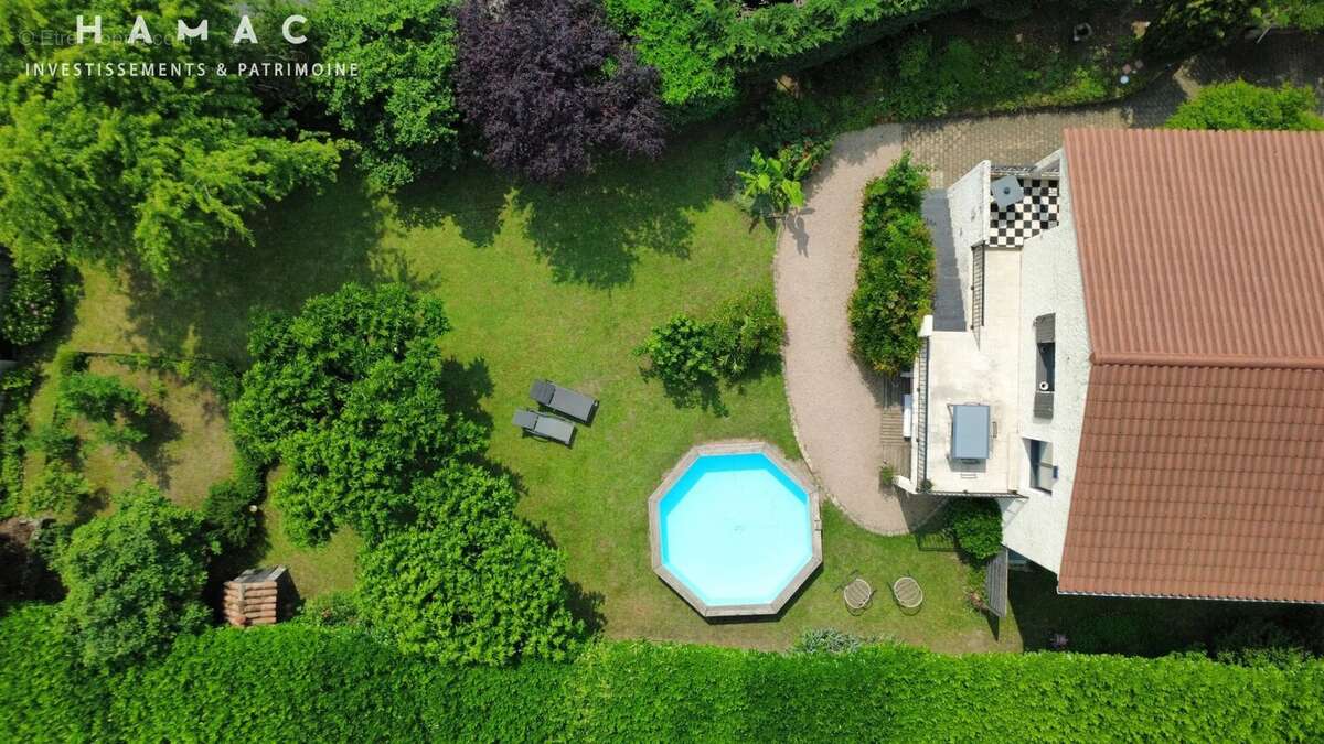 Maison à LA TOUR-DE-SALVAGNY