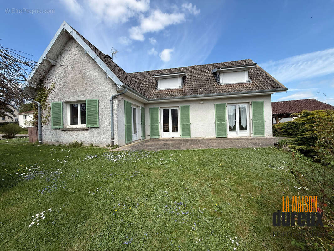 Maison à ARC-LES-GRAY