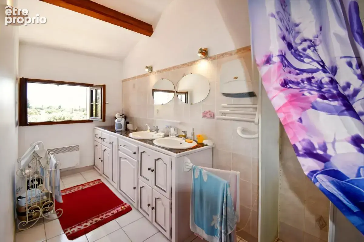 Pont du Gard: solide maison  138 m², 3ch - photo 15