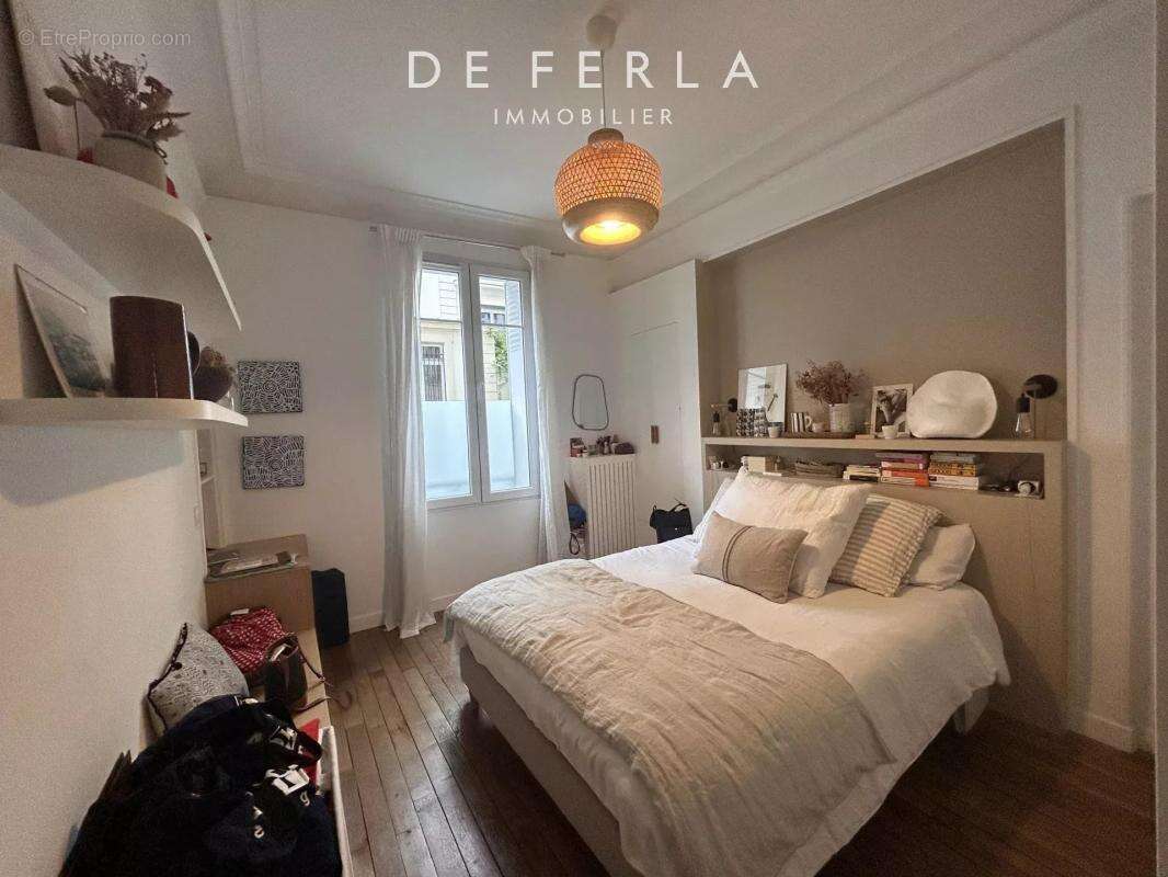 Appartement à PARIS-16E