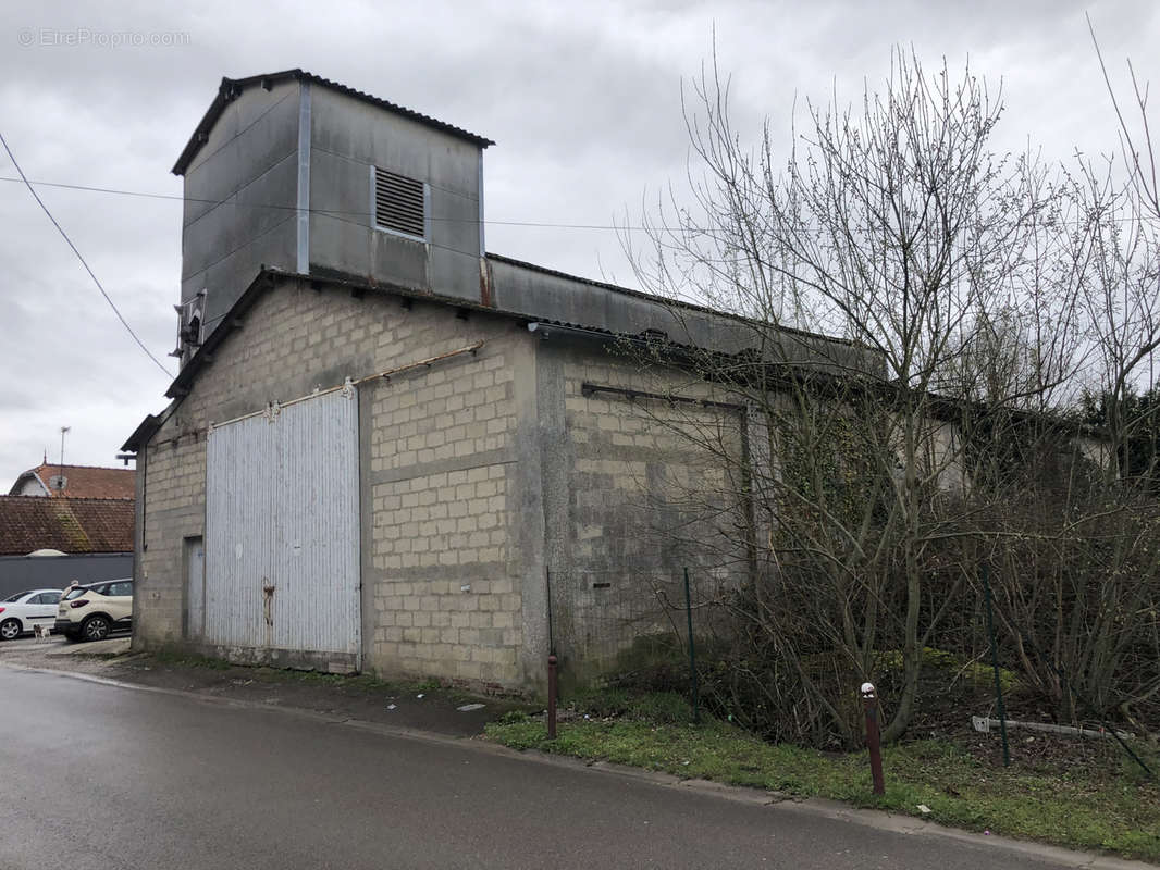 Commerce à RANG-DU-FLIERS