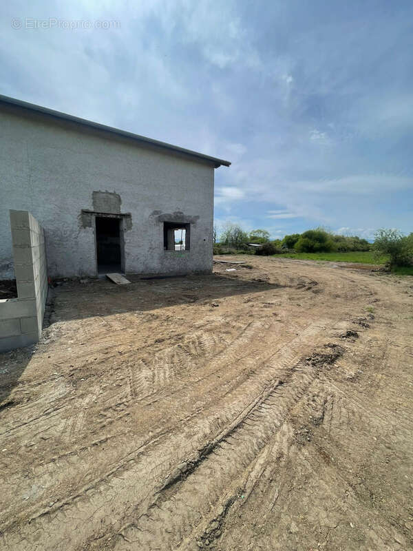 Appartement à VEAUCHE