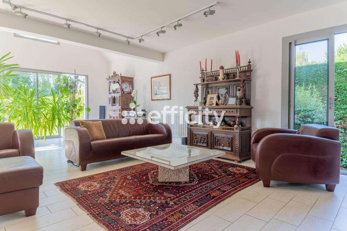 Maison à SAINT-ETIENNE-DE-MONTLUC