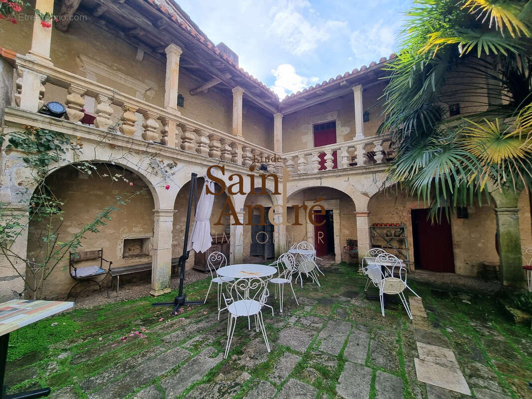 Maison à LA ROCHEFOUCAULD