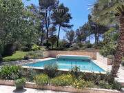 Maison à SAINT-CLEMENT-DE-RIVIERE