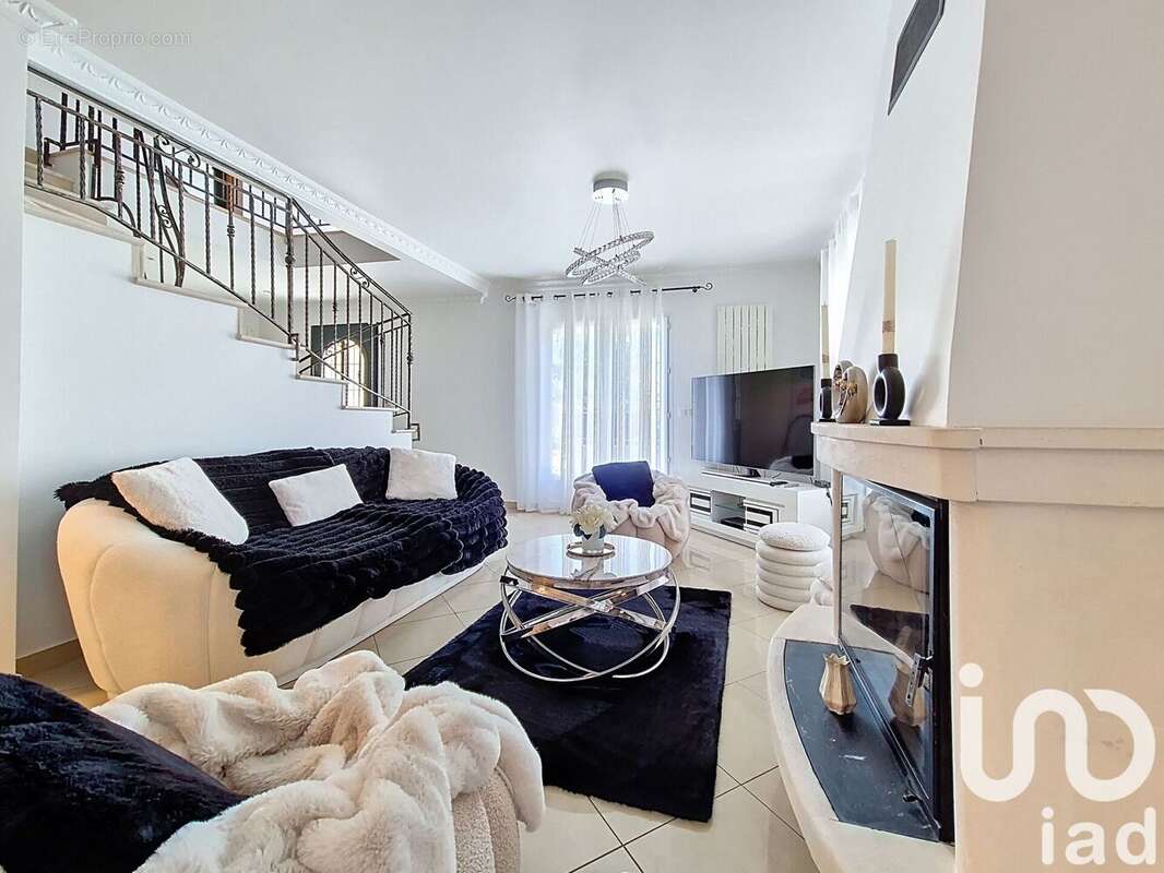 Photo 3 - Maison à VIGNEUX-SUR-SEINE