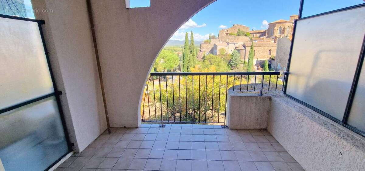 Appartement à ROQUEBRUNE-SUR-ARGENS