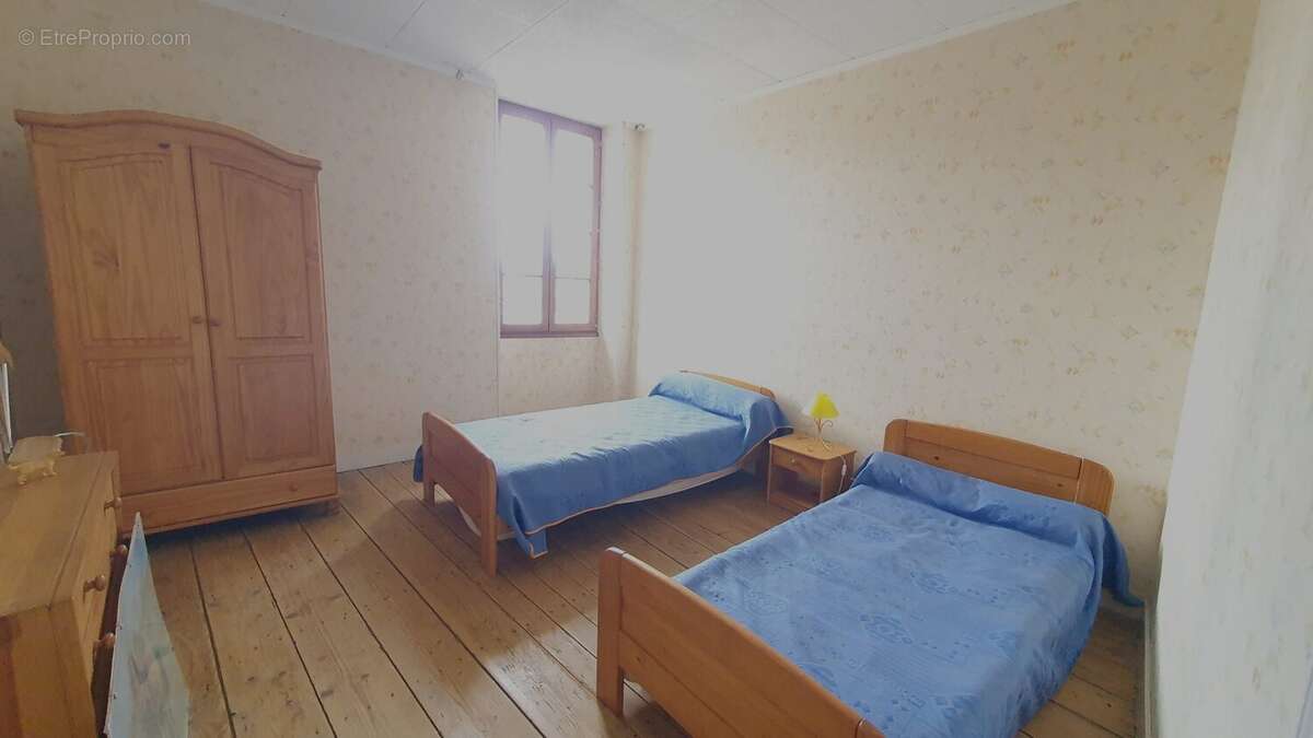 Maison 165 m² à Les Leves-Et-Thoumeyragues  - photo 9