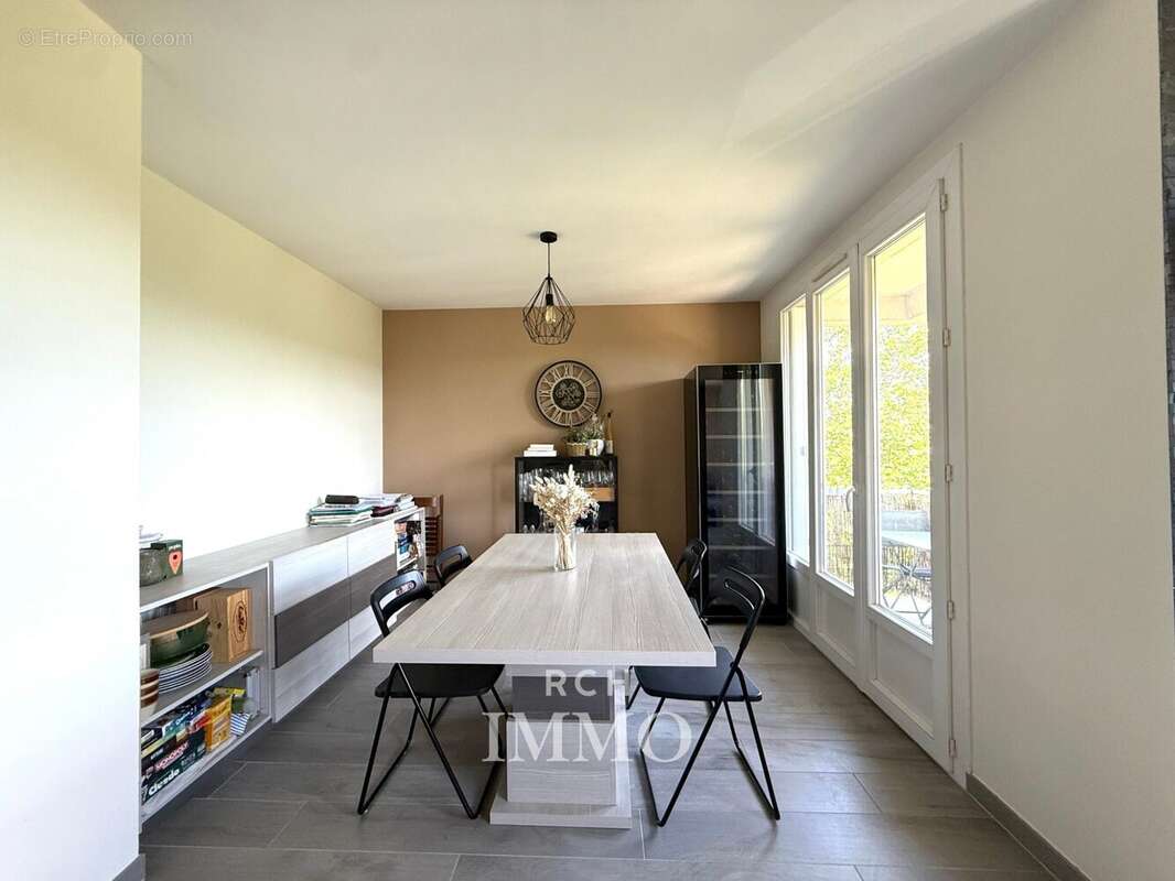 Appartement 65 m² à Saint-Symphorien-D'ozon  - photo 2