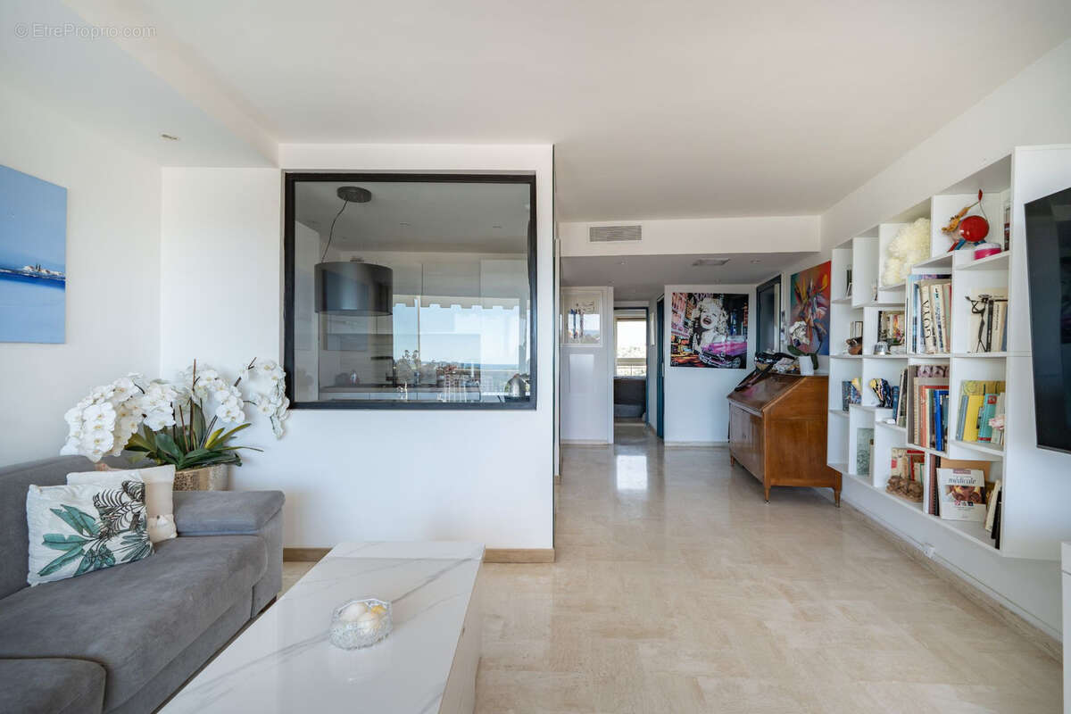 Appartement à MANDELIEU-LA-NAPOULE
