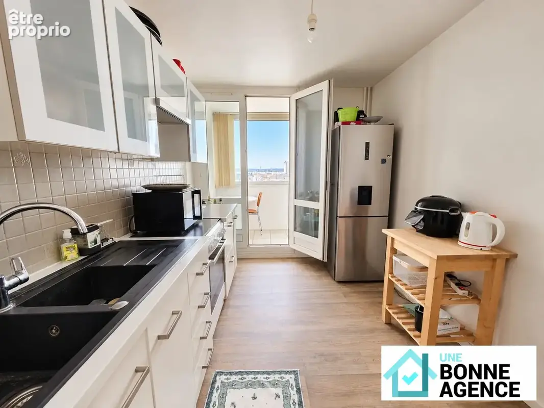 Appartement 4 pièces 75 m² à vendre à Saint-Pierre-Des-Corps (37700) - photo 4