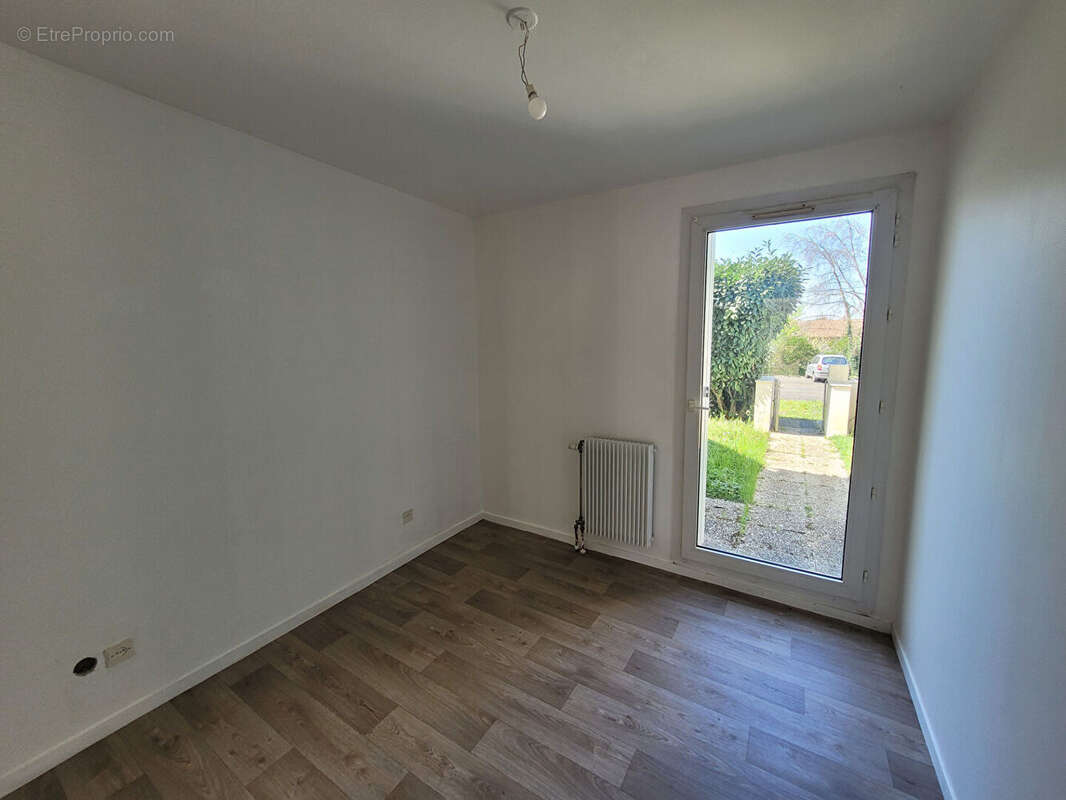 Appartement à SAINT-JEAN-DE-BRAYE