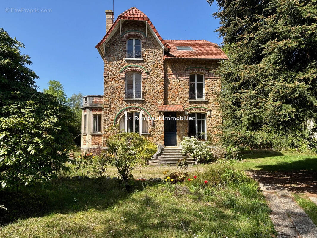 Maison à LA CELLE-SAINT-CLOUD