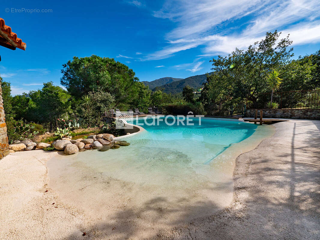 Maison à VILLELONGUE-DELS-MONTS