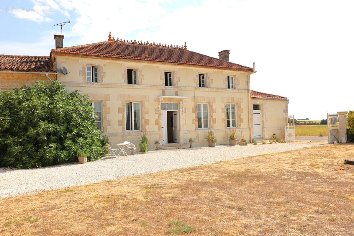 Maison Barbezieres - photo 12