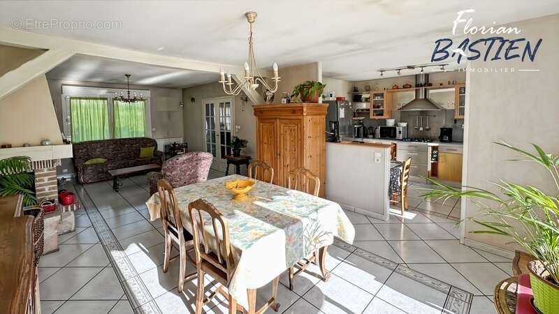 Maison à PETITE-FORET
