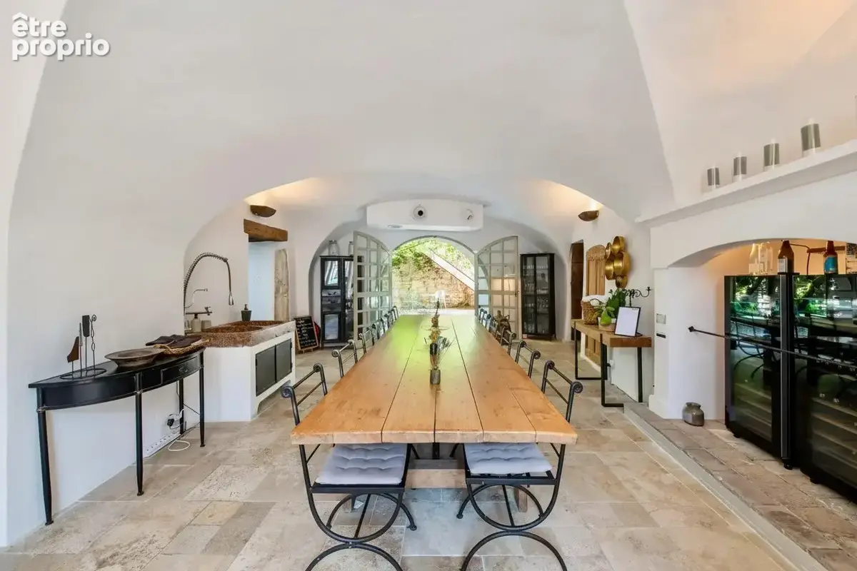 Maison 450 m² à Beaumettes  - photo 7