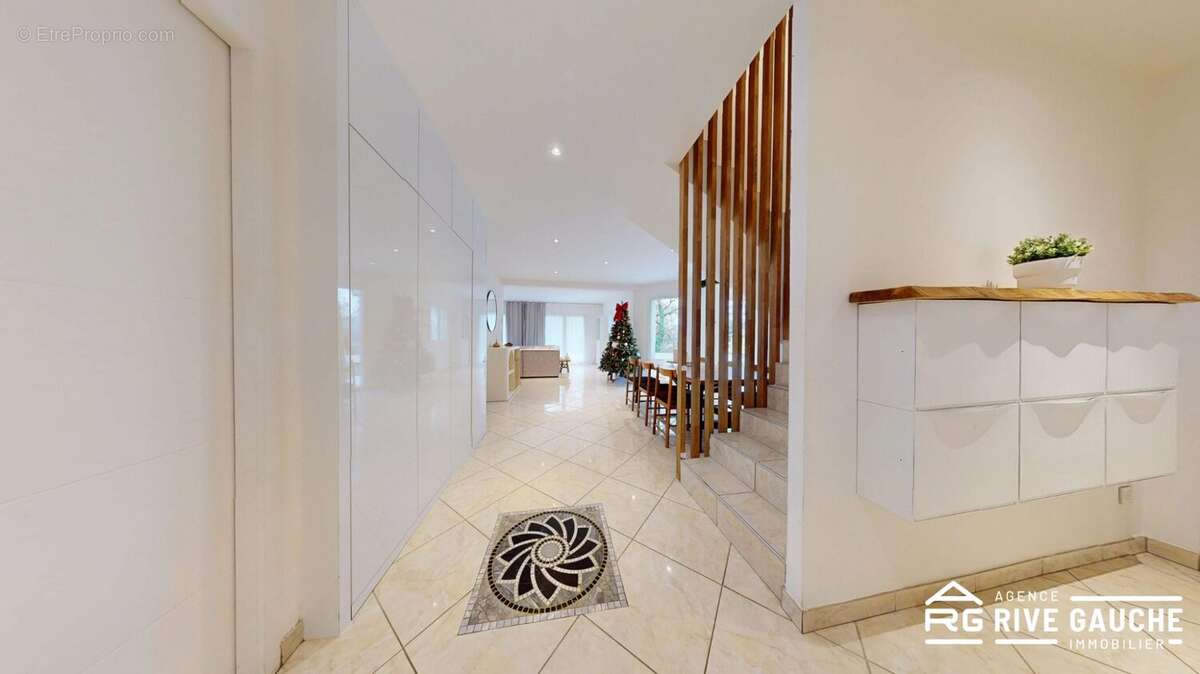 Maison à SALAISE-SUR-SANNE