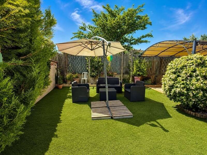 Maison à vendre 6 pièces 130 m2, dépendance, piscine, jardin  LAURIS (84) - photo 4