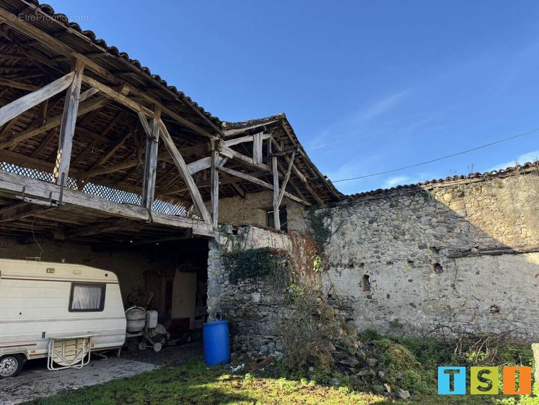 Maison à IZAUT-DE-L'HOTEL