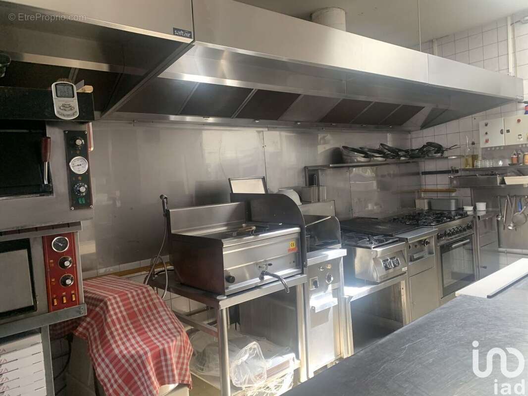 Photo 6 - Commerce à SAINT-DENIS-DE-L'HOTEL