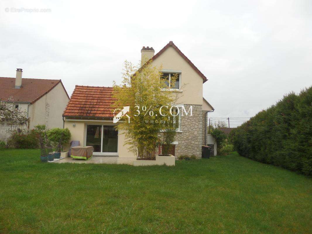 Maison à LA CHAPELLE-LA-REINE