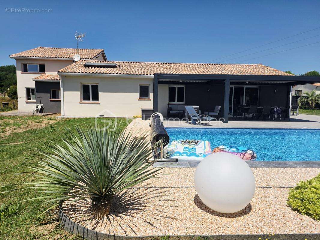 Superbe propriété T6 avec piscine, prestations haut de gamme - photo 16