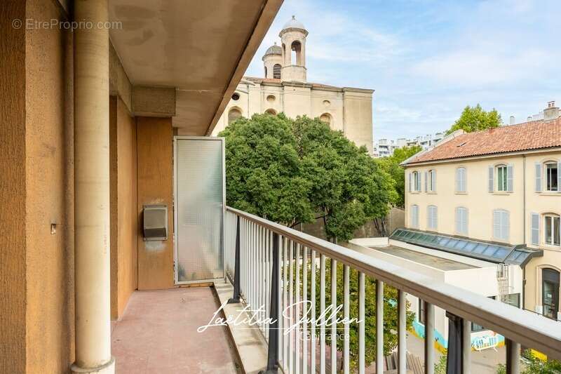 Appartement à MARSEILLE-4E