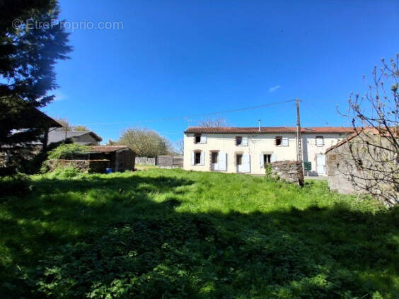 Maison à LES BROUZILS