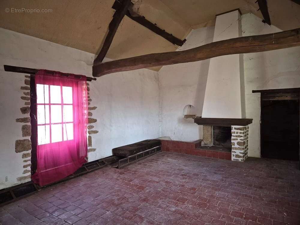 Maison à BEAUNE-LA-ROLANDE