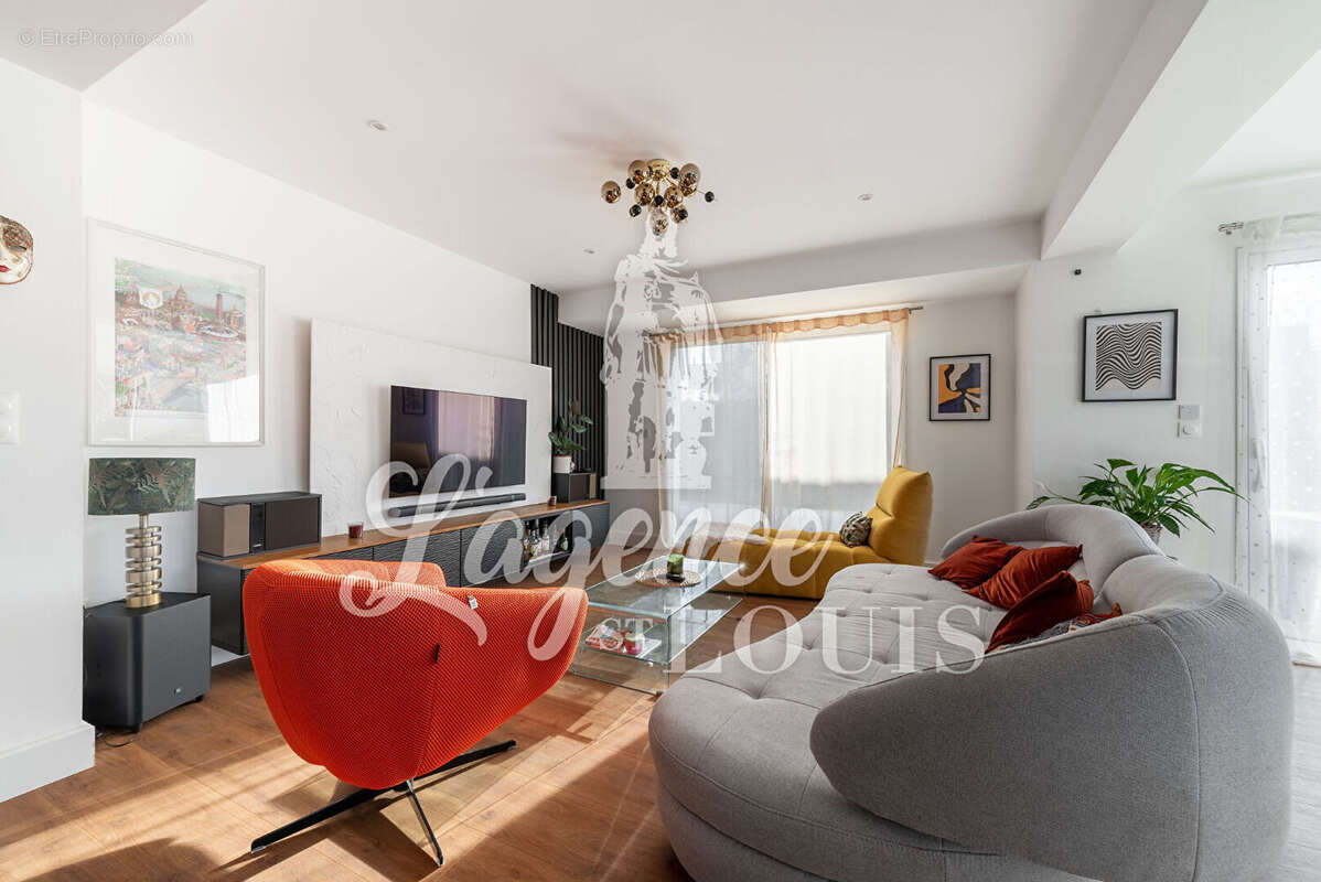 Maison à MAY-SUR-ORNE