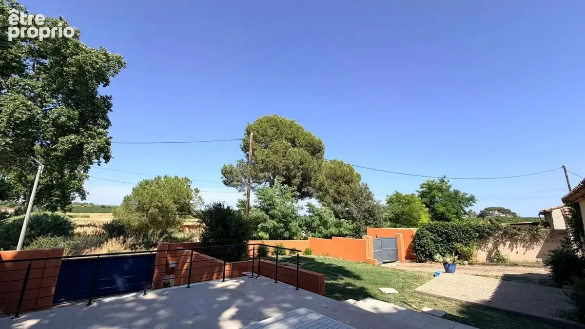 Agde- maison a agde avec grand terrain et beau volume - photo 3