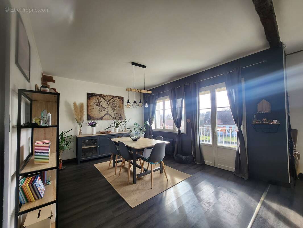 Maison à MAGNAC-BOURG