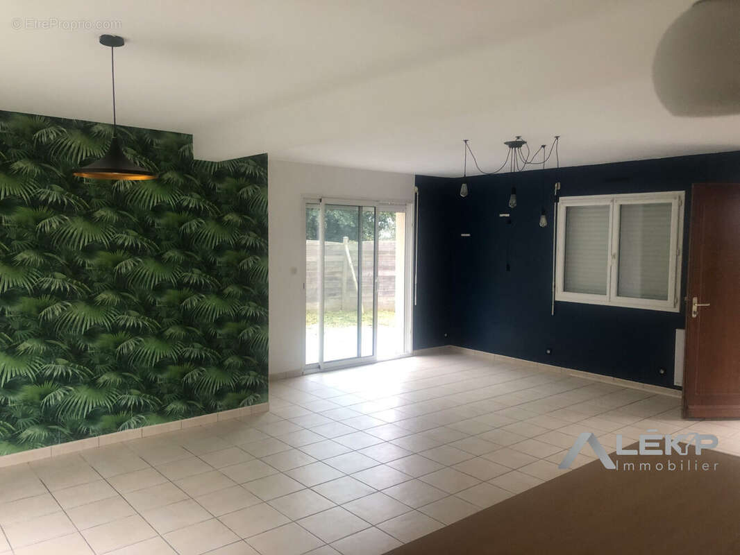 Maison à MINIAC-MORVAN