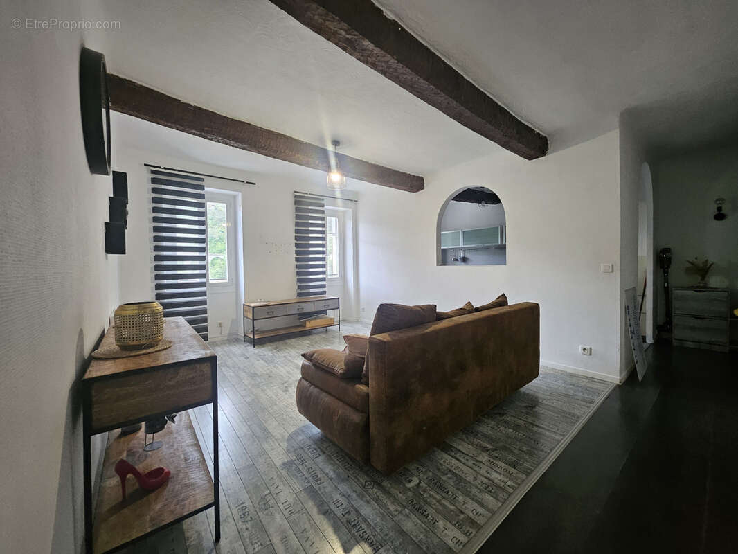 Appartement à L'ESCARENE