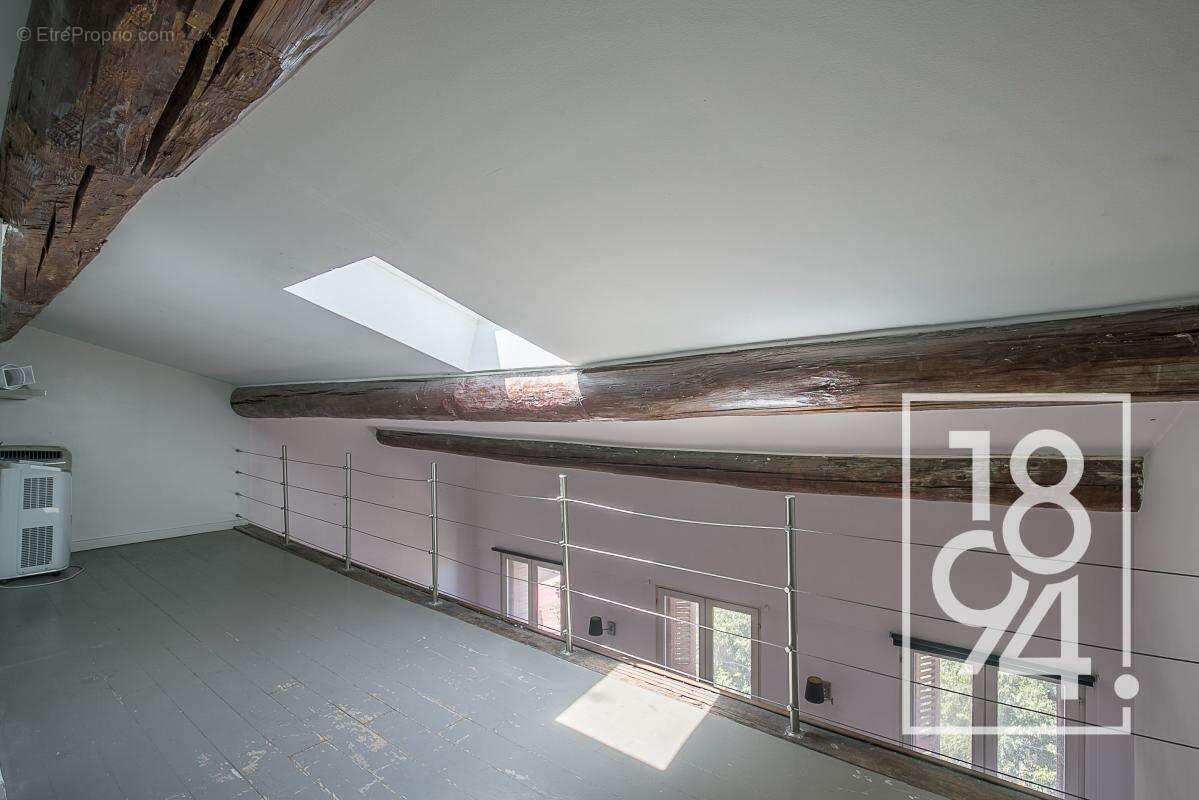 Appartement à MARSEILLE-6E