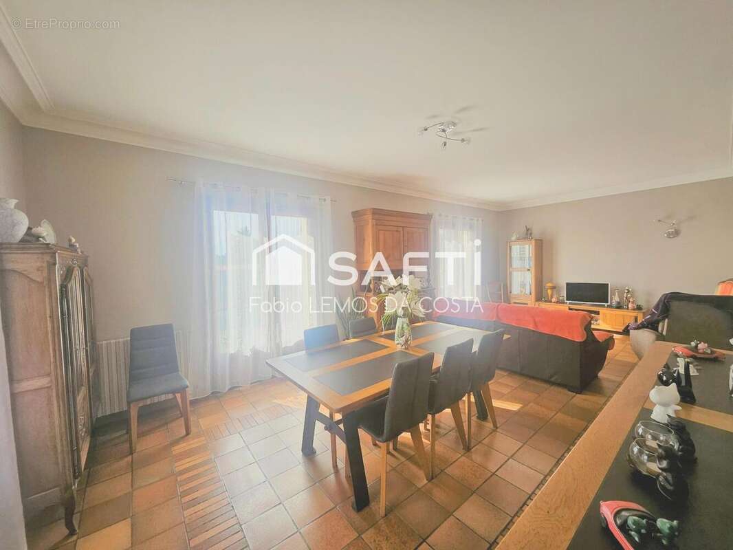 Photo 4 - Commerce à MONTREAL