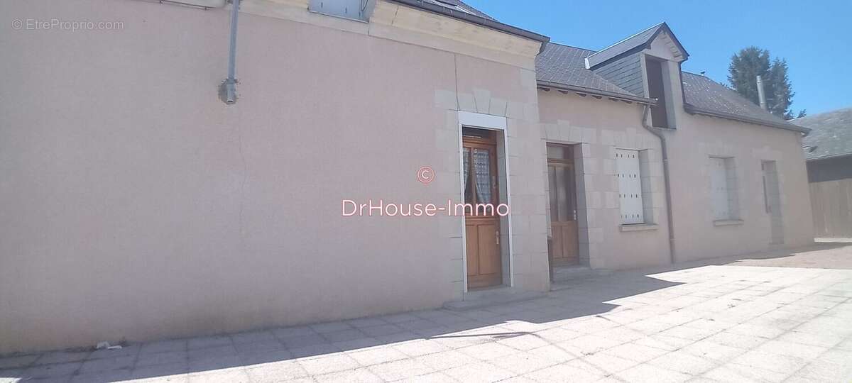 Maison 131 m² à Savigne-Sur-Lathan  - photo 2