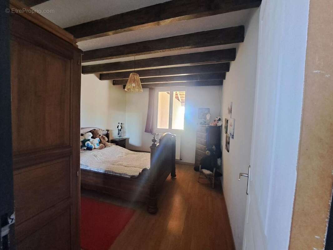 Maison 250 m² à Rancy  - photo 2
