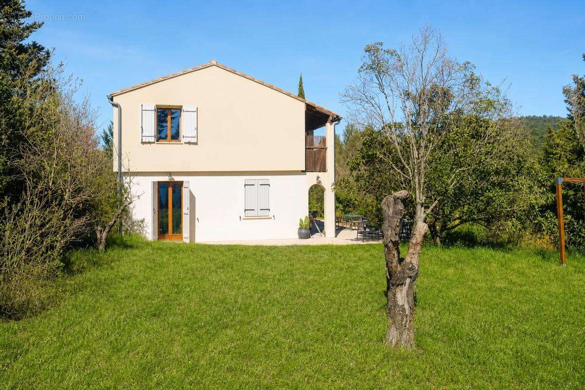 Maison à MEOUNES-LES-MONTRIEUX