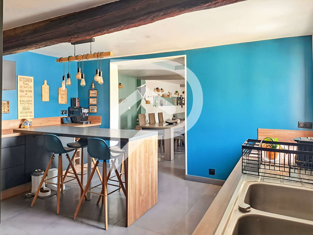 Maison à CREVECOEUR-LE-GRAND